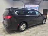 Used 2022 Chrysler Pacifica Touring-L image 5