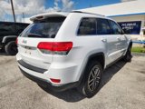 Used 2017 Jeep Grand Cherokee Laredo w/ Quick Order Package 2BE image 5