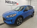 Used 2021 Ford Escape SE w/ SE Sport Appearance Package image 4