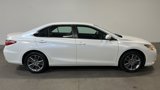 Used 2016 Toyota Camry SE image 2