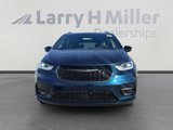 New 2025 Chrysler Pacifica Limited w/ Uconnect Theater Family Group image 3