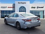 Used 2022 Toyota Camry SE image 3