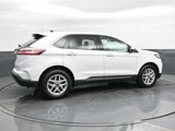 Used 2023 Ford Edge SEL image 2