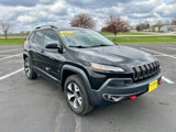 Used 2017 Jeep Cherokee Trailhawk image 2