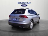 Used 2019 Volkswagen Tiguan SE w/ Panoramic Sunroof Package image 4