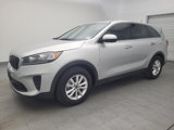 Used 2019 Kia Sorento LX image 2