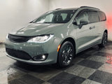 Used 2020 Chrysler Pacifica Touring-L image 3