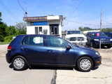 Used 2010 Volkswagen Golf 4-Door image 2