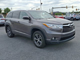 Used 2016 Toyota Highlander XLE image 2
