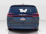 Used 2022 Chrysler Pacifica Touring-L image 6