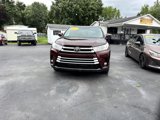 Used 2019 Toyota Highlander XLE image 2
