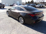 Used 2020 Toyota Avalon Limited image 4