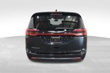 Used 2023 Chrysler Pacifica Touring-L image 4