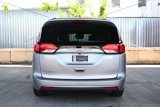 Used 2017 Chrysler Pacifica Touring-L image 6