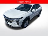 Used 2024 Chevrolet Trax LS w/ LS Convenience Package image 4