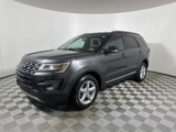 Used 2017 Ford Explorer XLT image 3