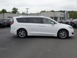 Used 2018 Chrysler Pacifica Limited image 2