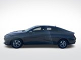 Used 2022 Hyundai Elantra SE w/ Preferred Accessory Package image 2