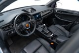 Certified 2022 Porsche Macan image 4