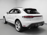 Certified 2024 Porsche Macan image 3