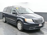 Used 2014 Chrysler Town & Country Touring image 2