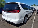 Used 2023 Chrysler Pacifica Touring-L image 4