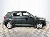 Used 2022 Hyundai Venue SE image 2