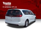 Used 2023 Chrysler Pacifica Touring-L image 3