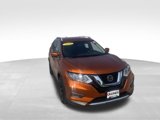 Used 2018 Nissan Rogue SV w/ Premium Package image 4