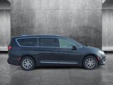 Used 2020 Chrysler Pacifica Touring-L image 4