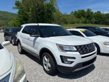 Used 2017 Ford Explorer XLT image 3