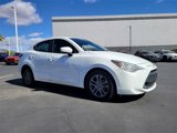 Used 2019 Toyota Yaris L image 2