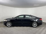 Used 2017 Ford Fusion SE w/ Fusion SE Technology Package image 3
