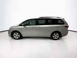 Used 2017 Toyota Sienna LE image 4