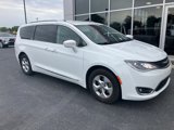 Used 2017 Chrysler Pacifica Touring-L Plus image 3