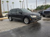 Used 2018 Volkswagen Tiguan SE w/ Panoramic Sunroof Package image 2