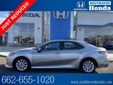 Used 2018 Toyota Camry LE image 2