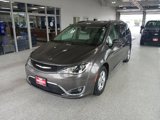 Used 2017 Chrysler Pacifica Touring-L Plus image 4