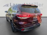 Used 2019 Toyota Highlander XLE image 3