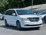 Used 2017 Dodge Grand Caravan SXT image 3
