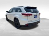Used 2019 Toyota Highlander SE image 2