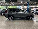 Used 2017 Nissan Rogue SV image 2