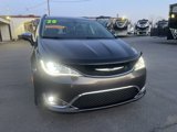 Used 2020 Chrysler Pacifica Limited image 3