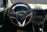 Used 2022 Chevrolet Trax LT w/ LT Convenience Package image 2
