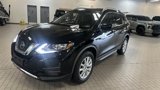 Used 2018 Nissan Rogue SV image 2