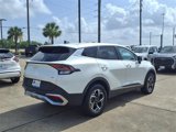 Used 2023 Kia Sportage LX image 2