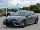 Used 2021 Toyota Camry SE image 2