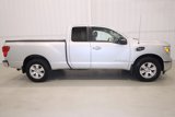 Used 2017 Nissan Titan SV image 2