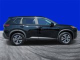 Used 2023 Nissan Rogue SV image 2
