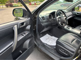 Used 2013 Toyota Highlander SE image 2